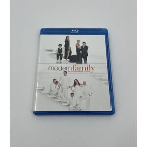 Modern Family: Season 3 [Blu -ray] W/CASE Amazing Condition..Near Perfect